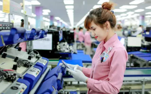 Việt Nam - Cứ điểm sản xuất mới của thế giới -